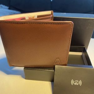 New in box slim line leather wallet